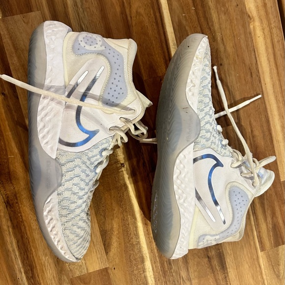 Nike KD Trey 5 VIII EP “White Royal Tint” - Picture 3 of 7